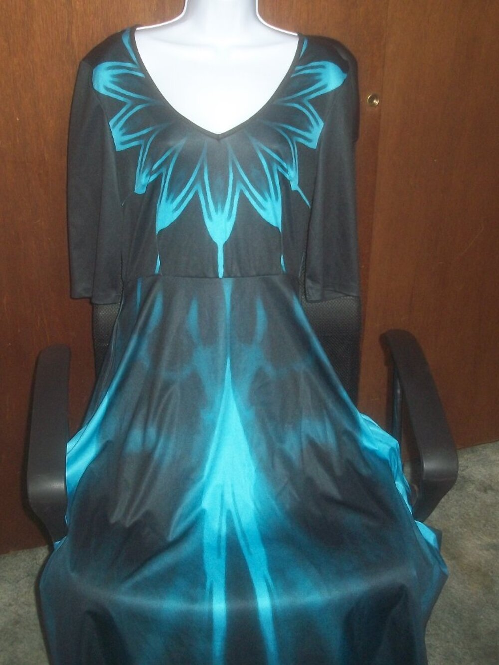 womens fit n' flare dress. eye catching pattern.midi below knee.size medium